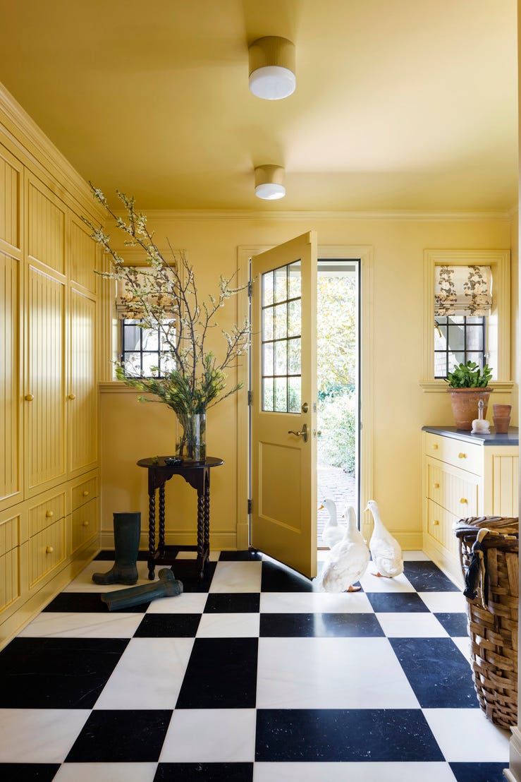 kansas city, Missouri, Tudor-hjem designet av mallory robins og elizabeth bennett fra kobel co mudroom