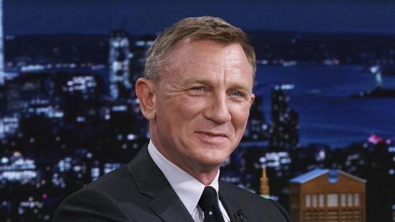 Daniel Craig forelsker seg i en student i traileren til Queer