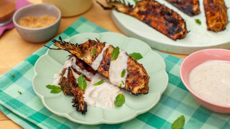 Nicos grillet ananas med kokoskrem