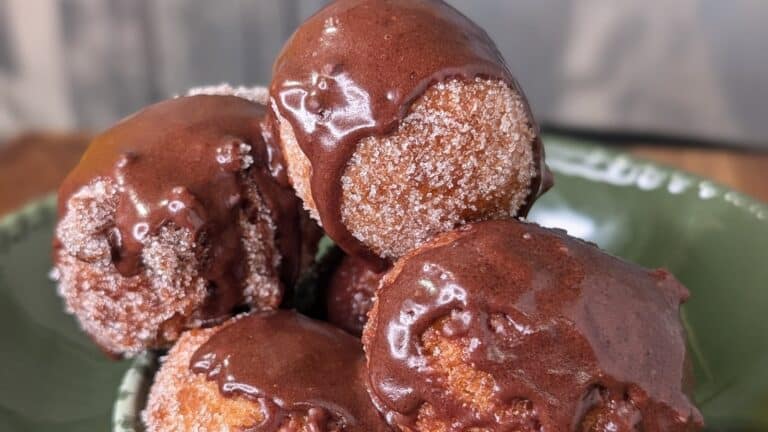 Wade Murphys raske mini-doughnuts med sjokoladeglasur: I dag