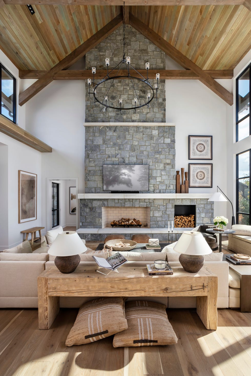 Nashville, Tennessee Lakeside hjem designet av Brad Ramsey Interiors stue
