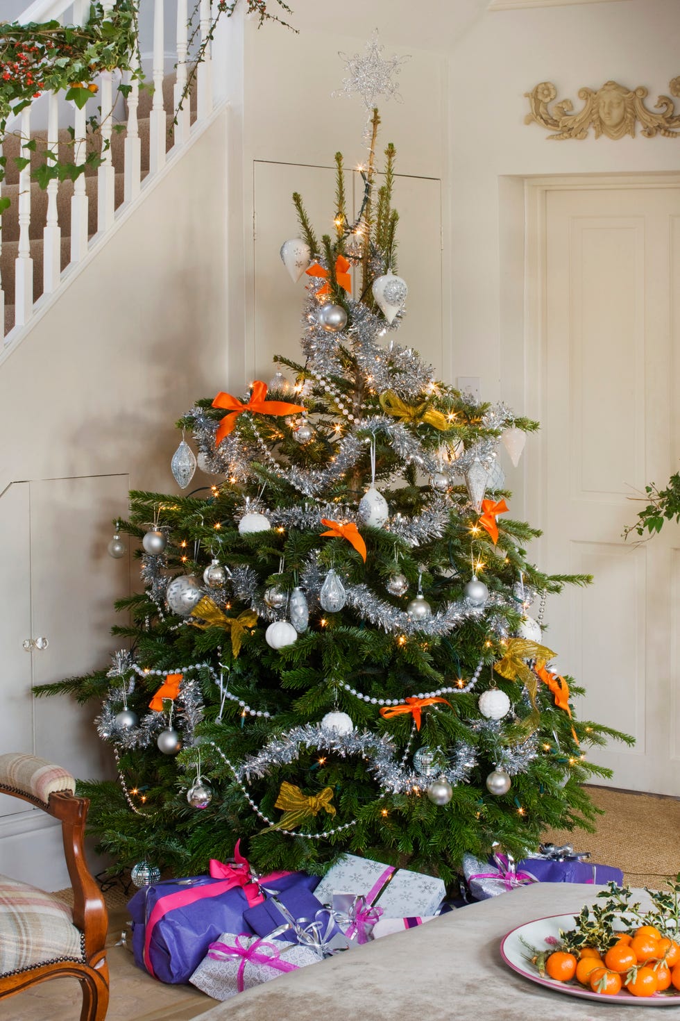en hytte pyntet til jul