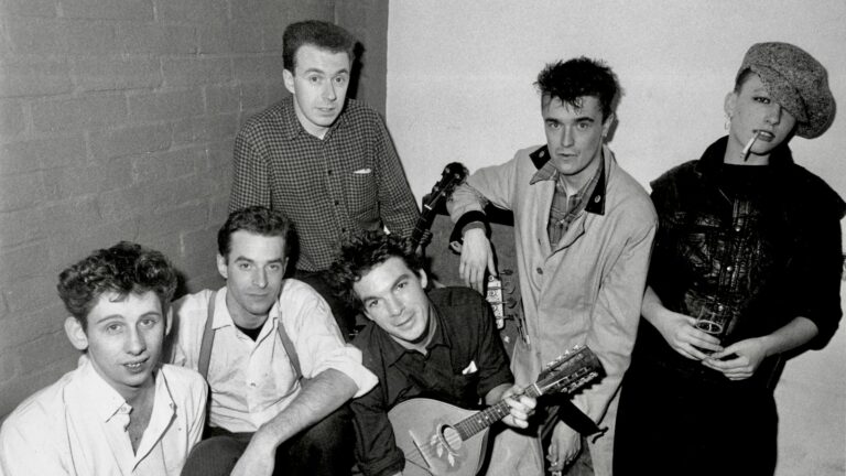The Pogues sier Shane MacGowans "Ã¥nd lever videre" i albumjubileumsopptredener