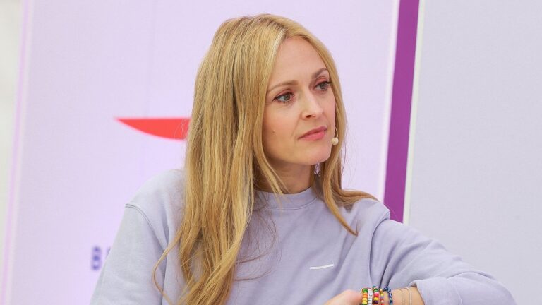 Fearne Cotton skal opereres for godartede kjevesvulster
