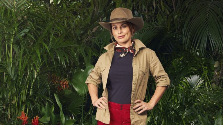 Coleen Rooney grÃ¥ter nÃ¥r hun gjenforenes med to av sÃ¸nnene sine pÃ¥ I'm A Celebrity