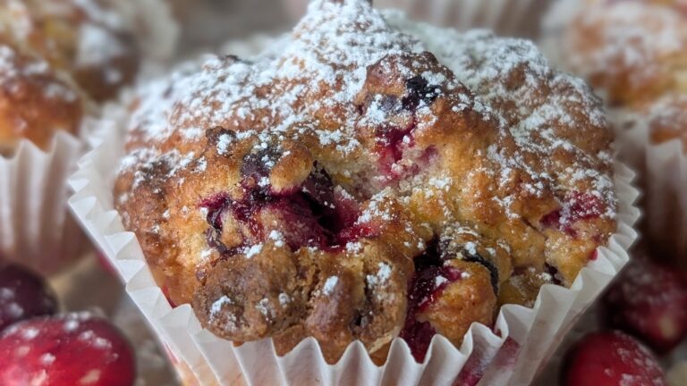 Eunice Powers irske yoghurt Clonakilty juletranebÃ¦r, appelsin og hvit sjokolademuffins