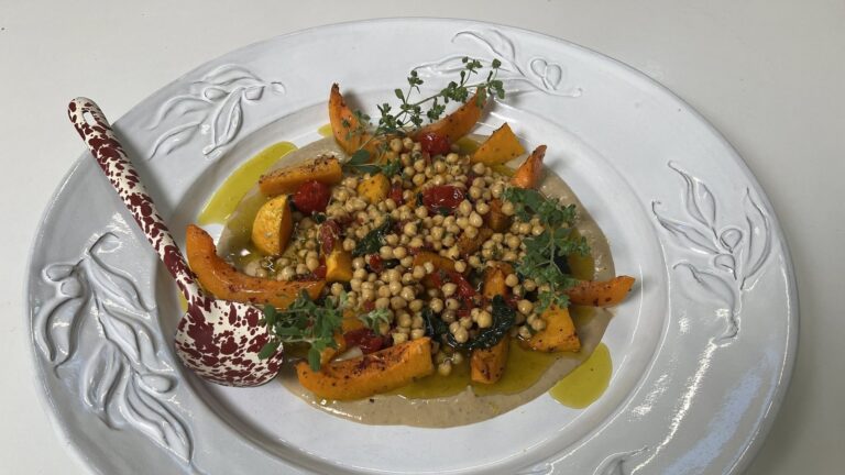 Rory O'Connells salat av stekt butternut squash med kikerter, tÃ¸rkede tomater, konservert basilikum, salmoriglio og tonnato