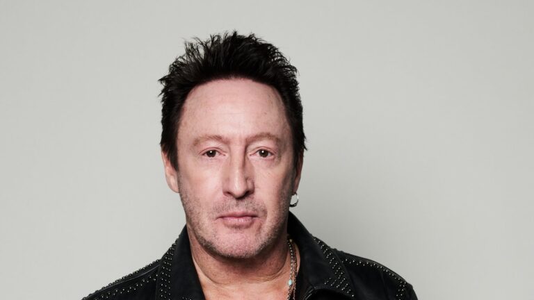 Julian Lennon avslÃ¸rer hudkreftoperasjon og minner folk pÃ¥ Ã¥ bli sjekket