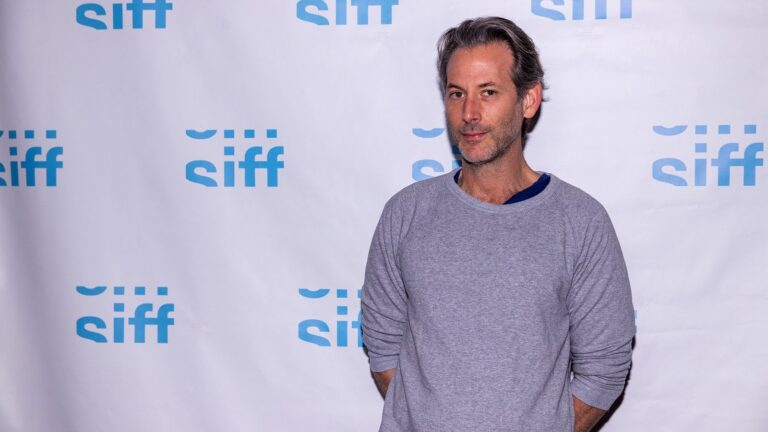 Filmskaperen Jeff Baena, ektemannen til skuespilleren Aubrey Plaza, dÃ¸r 47 Ã¥r gammel