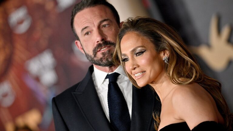 Jennifer Lopez og Ben Affleck sÃ¸ker dommerens godkjenning av skilsmisseoppgjÃ¸ret