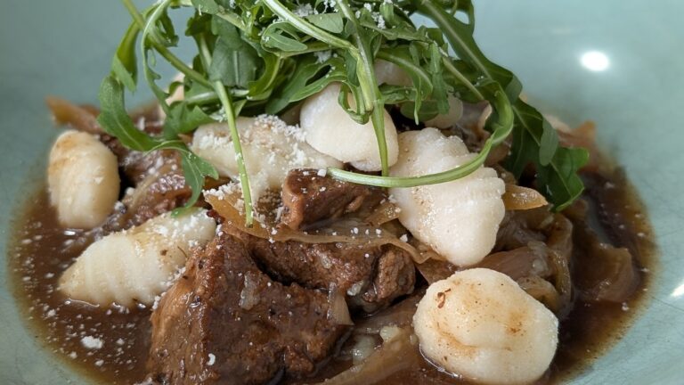 Pauls ragu av lam og klissete lÃ¸k med gnocchi: i dag