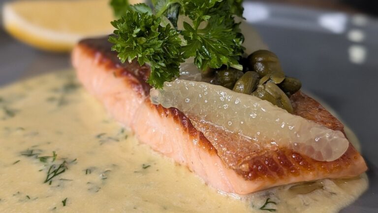 Derry Clarkes Seared Salmon Filet, Caper and Lemon Dressing & Dill Sauce: I dag
