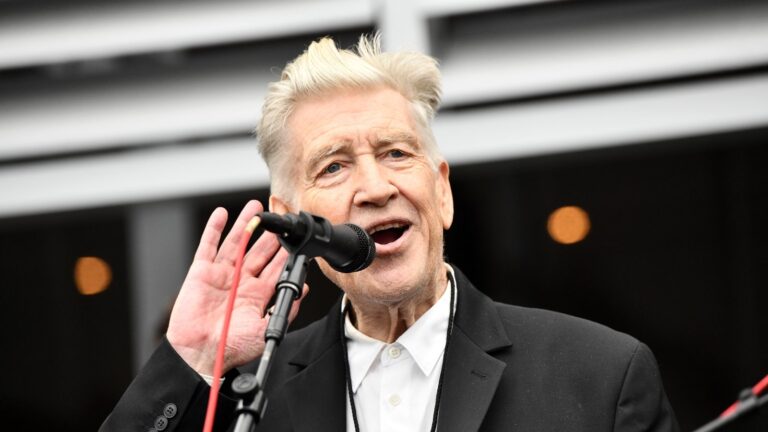 Nicolas Cage leder hyllest til det "enestÃ¥ende geni" David Lynch etter dÃ¸den, 78 Ã¥r gammel