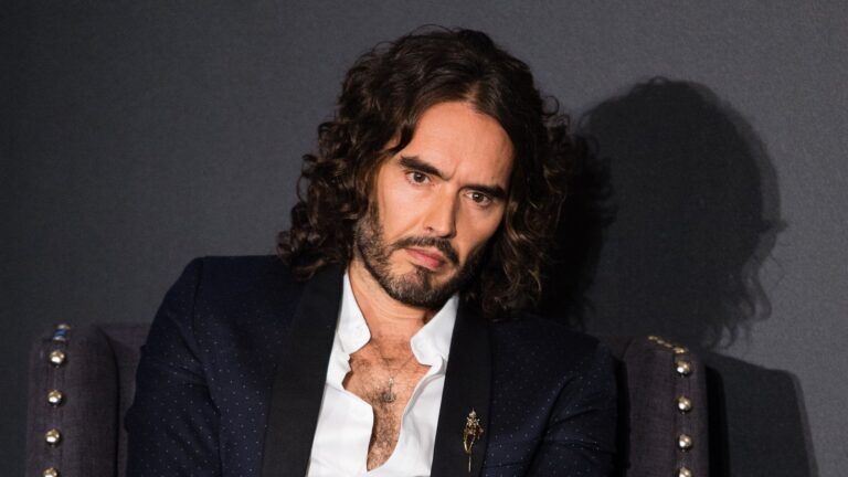 Russell Brand erkjenner straffskyld for 95 mph fart