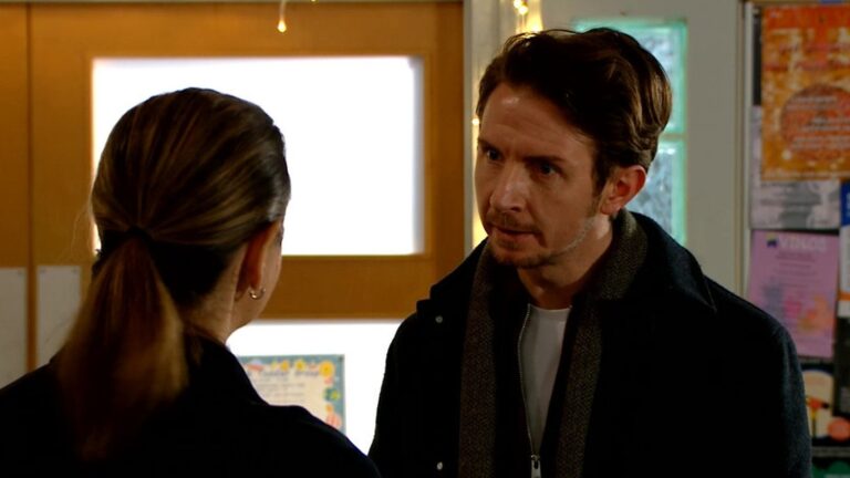 SÃ¸ndagens Fair City: 'PrÃ¸ver du faktisk Ã¥ sy meg sammen?'