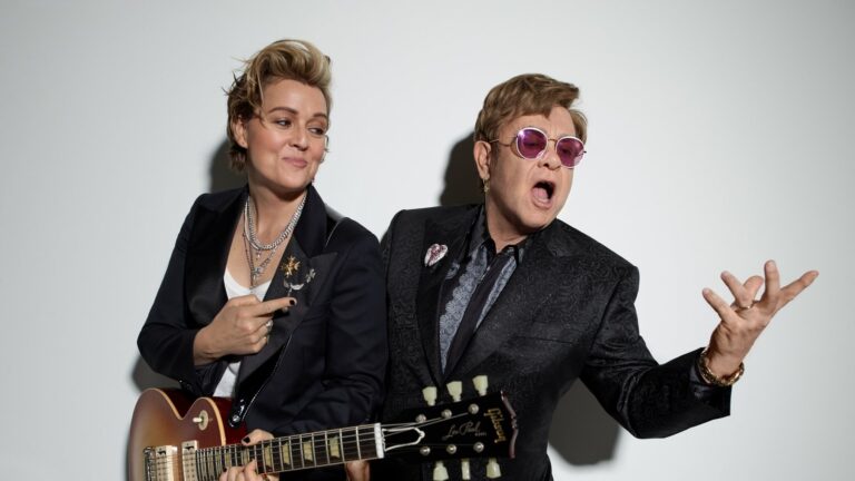 Elton Johns nye studioalbum avslÃ¸rte Ã¥ vÃ¦re samarbeid med Brandi Carlile