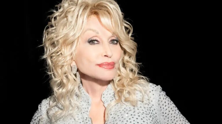 Dolly Parton-tema musikal plaget av folk som roper homofobe slurver-skuespiller