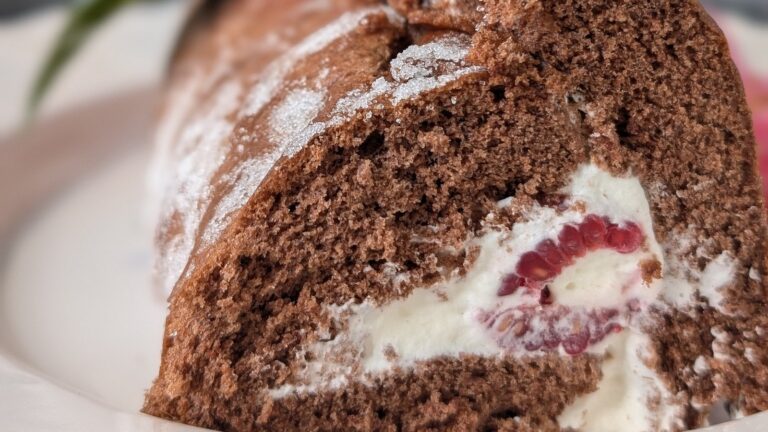 Eunice Power sjokolade roulade med bringebÃ¦r og krem: i dag
