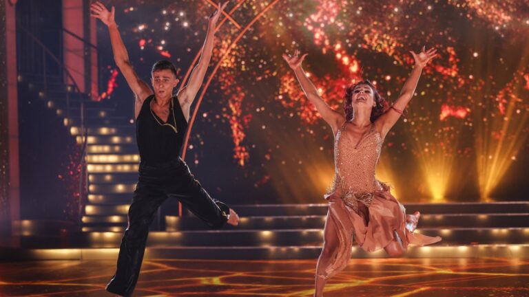 Se: Jack Woolley scorer fÃ¸rst Perfect 40 denne sesongen pÃ¥ Dancing With the Stars