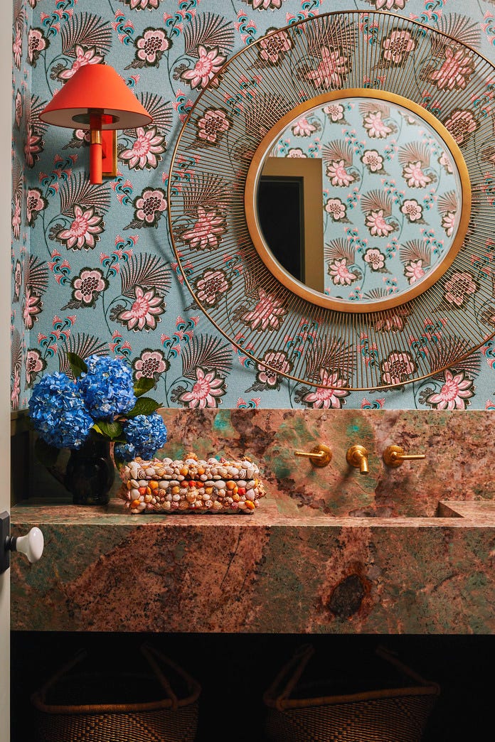 Adirondack Style Cottage Home in Coecles Harbor on Shelter Island Designet av Serena Dugan Powder Room