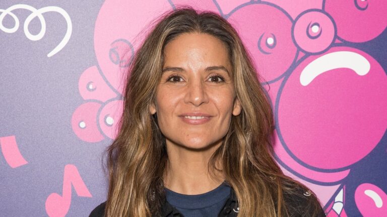 Amanda Byram deler babyens glede