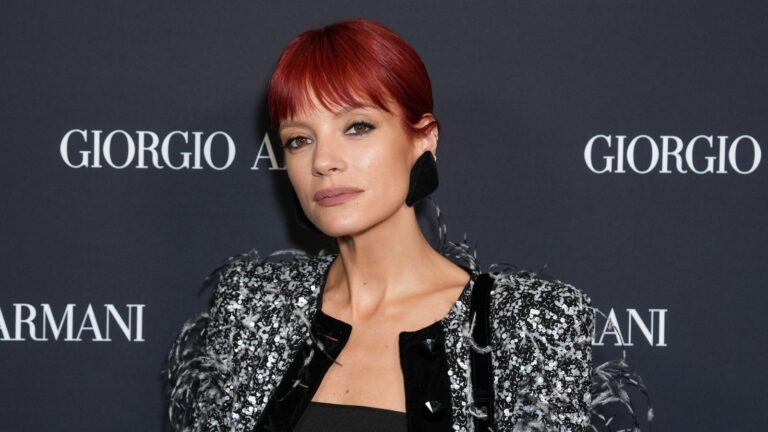 Lily Allen sier at hun dro til behandlingssenter for Ã¥ vÃ¦re 'sterkeste selv' for barn