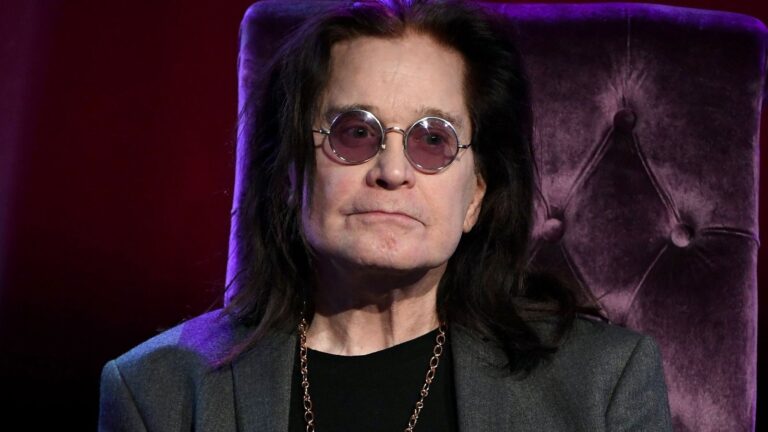 Ozzy Osbourne for Ã¥ spille i en dokumentar for Paramount+