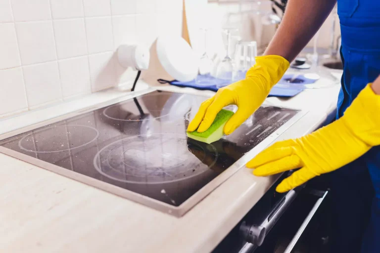 Noen fÃ¥ drÃ¥per av dette rimelige produktet er alt du trenger for Ã¥ fjerne hvite flekker fra platetoppene dine