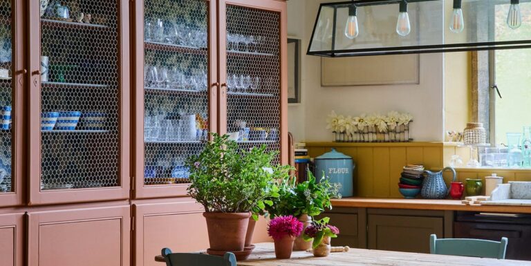 Ta en titt på Farrow & Ball's New Paint Color Collection 2025