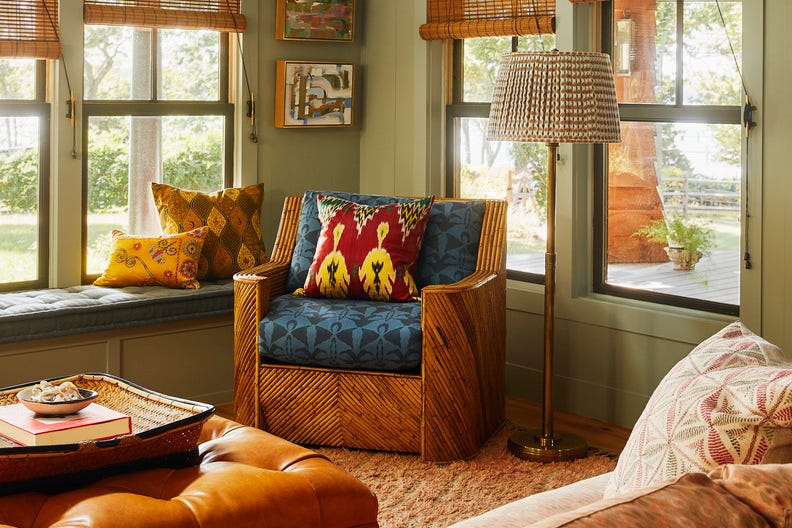 Adirondack Style Cottage Home in Coecles Harbor on Shelter Island Designet av Serena Dugan Family Room