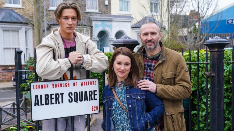 Vicki Fowler for Ã¥ komme tilbake til EastEnders for onkel Martins begravelse
