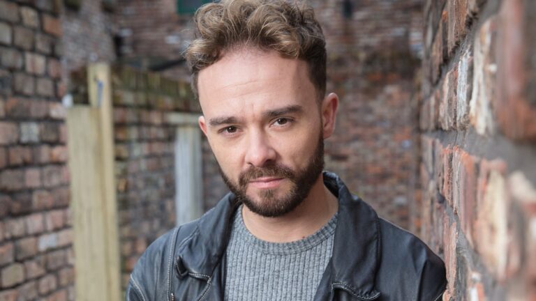 Corrie -stjernen Jack P Shepherd ser ut til Ã¥ Ã¸delegge sÃ¥peavgang