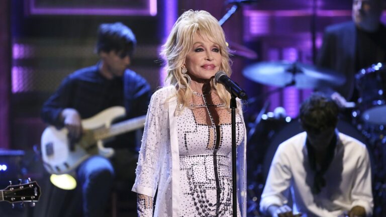 Dolly Parton dedikerer ny sang til avdÃ¸de ektemann Carl Dean