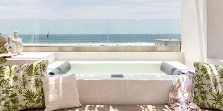 Breegan Jane's Venice Beach Home har disco -baller og et takboble