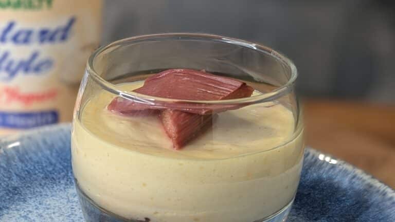 Eunices bakte yoghurt og vaniljesaus: i dag