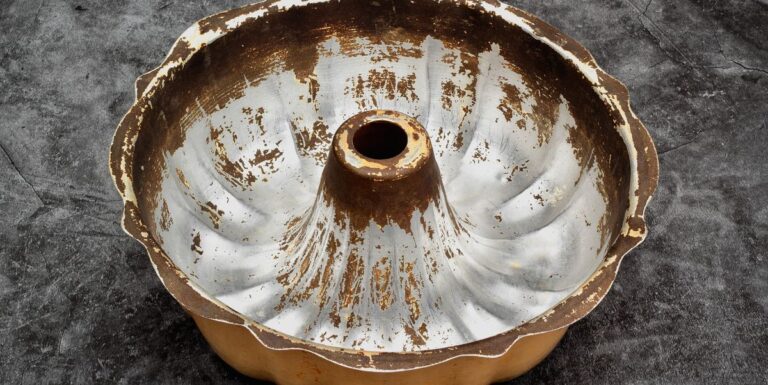Den geniale mÃ¥ten Ã¥ upcycle dine gamle bundt panner pÃ¥