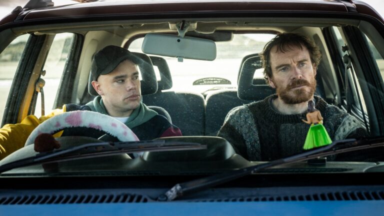 Michael Fassbender sier at Knecap er 'Readymade Superstars'