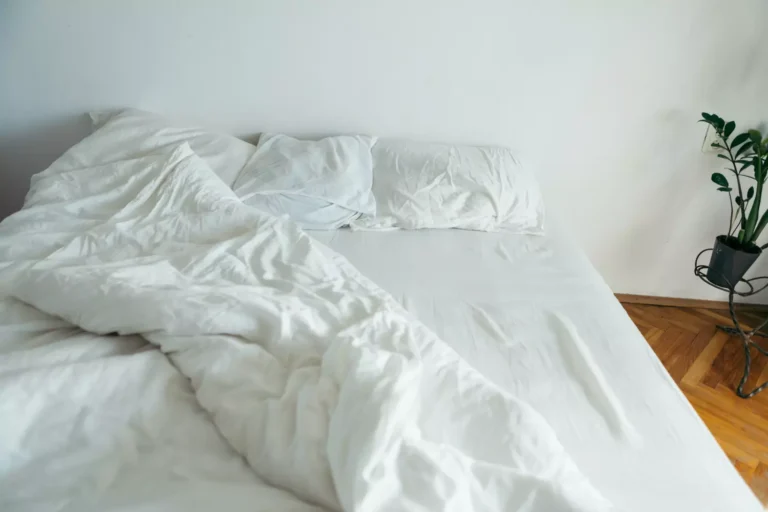 Glem denne vanen – her er grunnen til at du ikke bør re opp sengen om morgenen