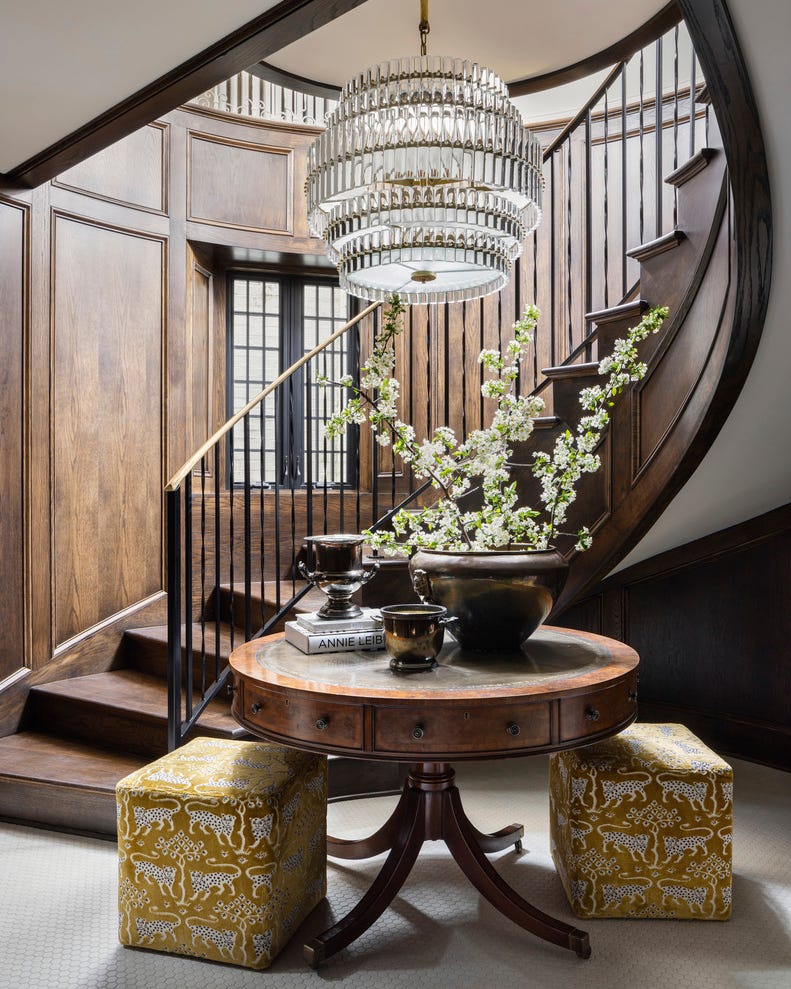 Kansas City, Missouri, Tudor Home designet av Mallory Robins og Elizabeth Bennett fra Kobel + co. Trappetårn.