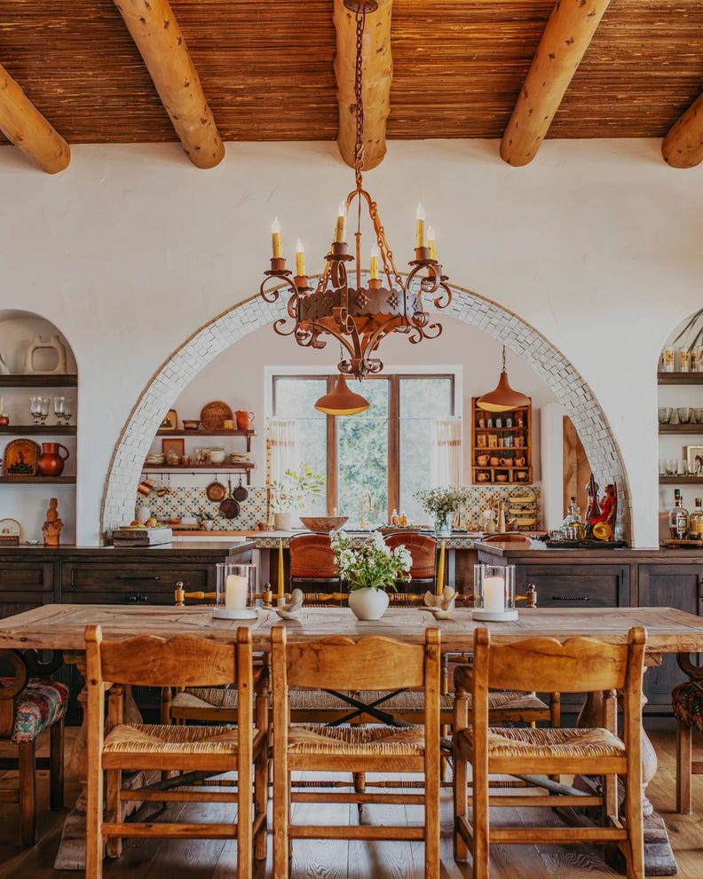 Et ranch -hjem i California forvandlet til en moderne hacienda av Rita Donahoe fra Rita Chan Interiors.