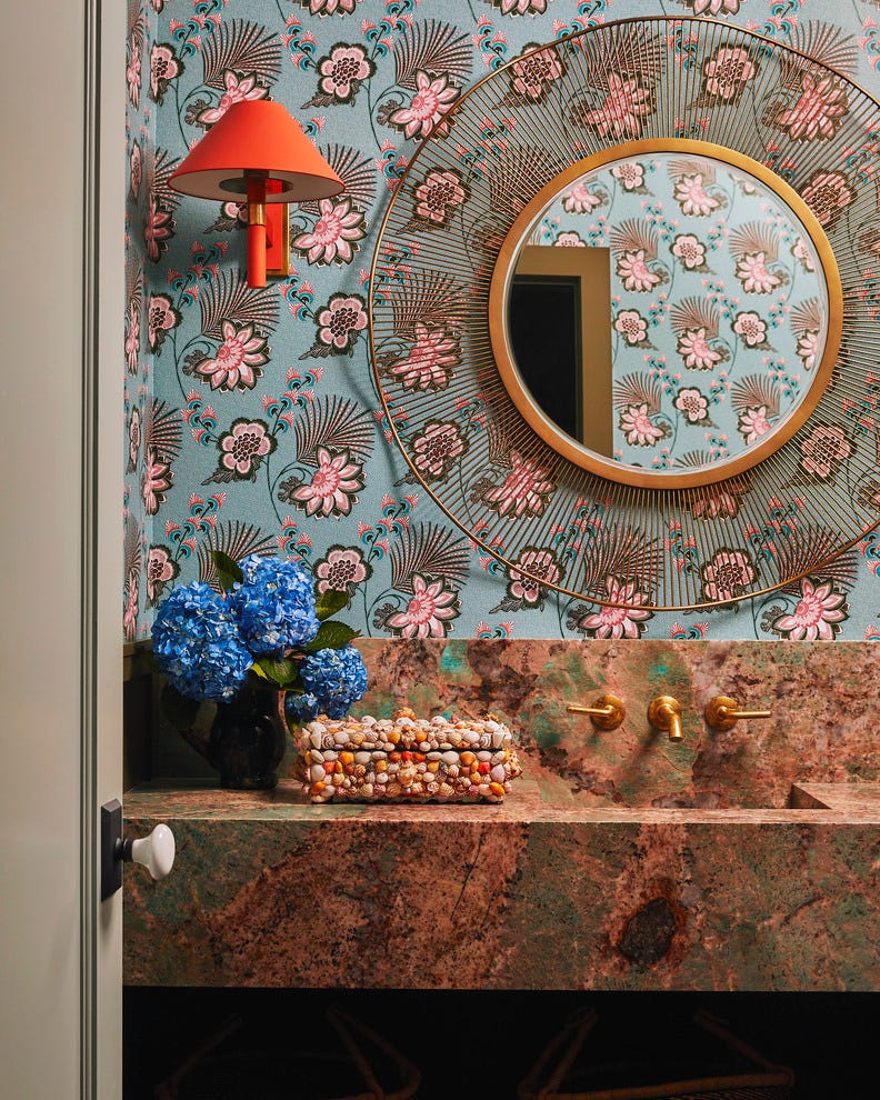 Adirondack Style Cottage Home i Coecles Harbor på Shelter Island designet av Serena Dugan. pulverrom. Adirondack Style Cottage Home i Coecles Harbor på Shelter Island designet av Serena Dugan. pulverrom.