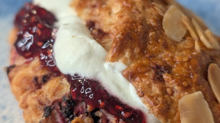 Una Leonards Raspberry & Almond Scones With Raspberry: I dag