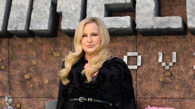 Jennifer Coolidge 'berÃ¸mte' svenske eks prÃ¸ver Ã¥ komme i kontakt etter intervju