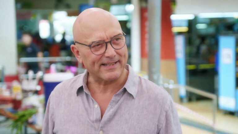 Gregg Wallace etterlyser 'rom for Ã¥ helbrede' etter pÃ¥stander om feil oppfÃ¸rsel