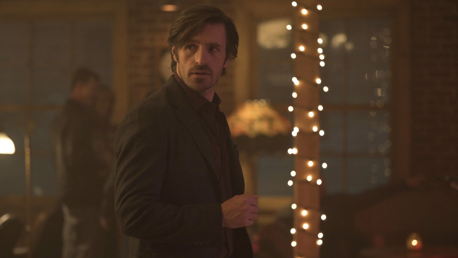 Eoin MacKen stjerner i New Netflix Western Romance Ransom Canyon