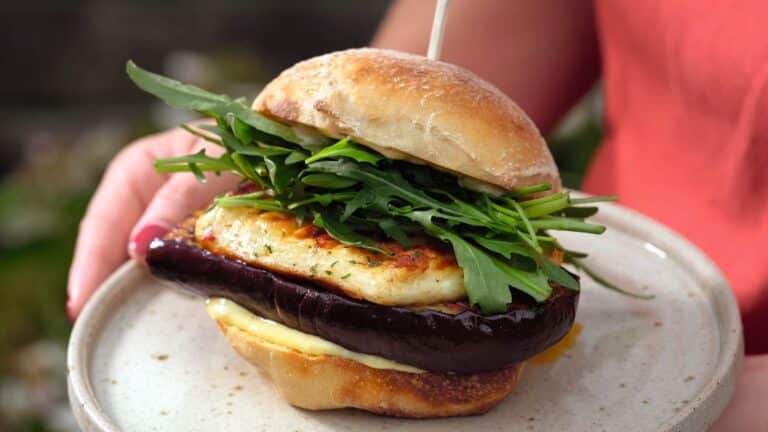 Tom Kerridge's Halloumi og Aubergine Burgers