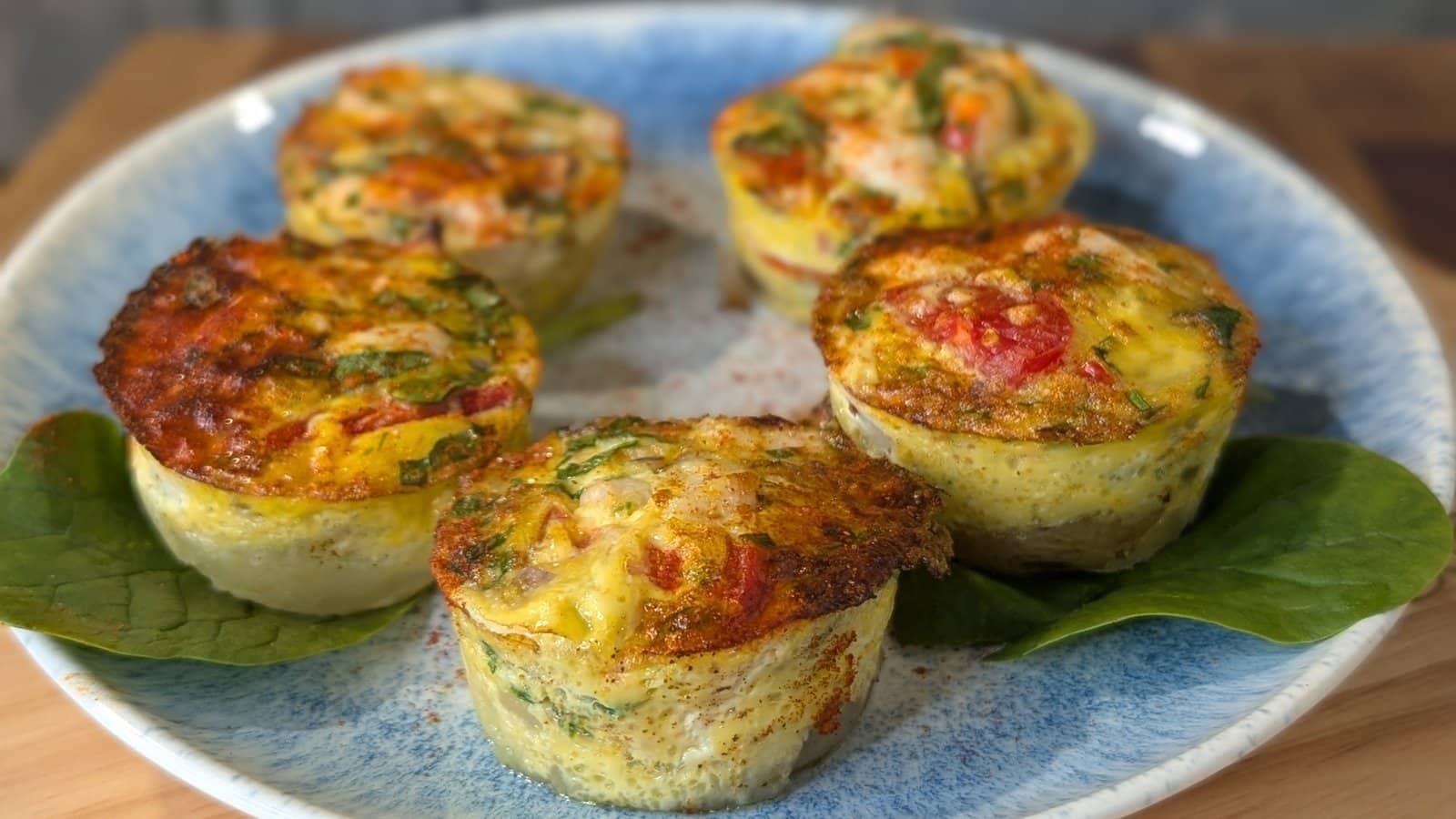Trisha Lewis 'Chicken & Veggie Egg Muffins with Baby Potato Base: I dag
