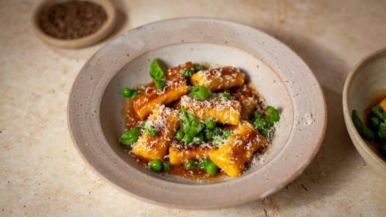 Kok som en kokk: Gnocchi med basilikum, sitron og erter