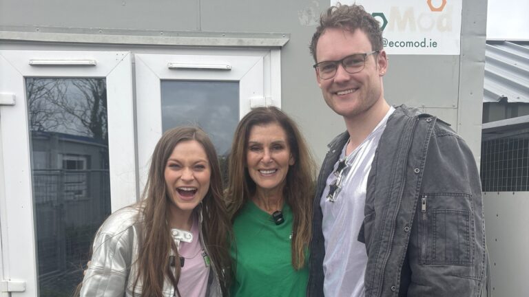Eurovision -vinneren Linda Martin gir Emmy rÃ¥d: 'Embrace it'