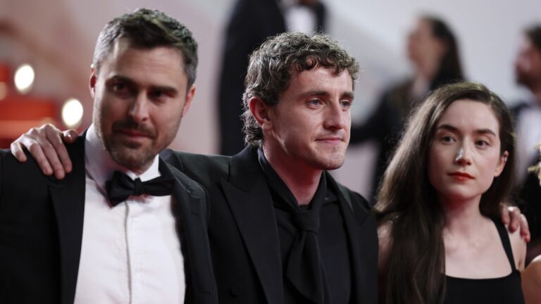 Irske skuespillere Paul Mescal og Emma Canning gÃ¥r ut pÃ¥ Cannes